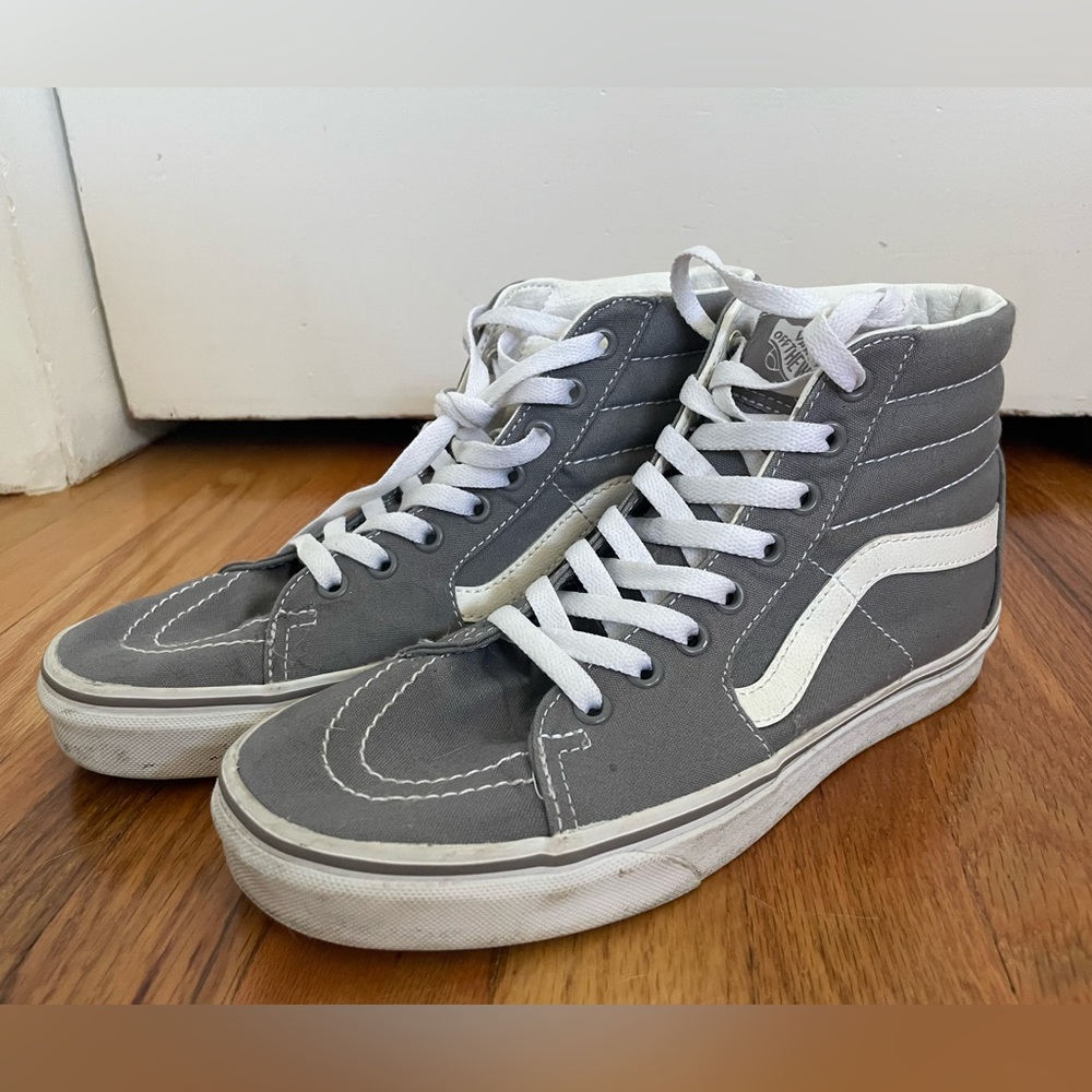 Vans Sk8-Hi Shoe: size 9 women’s, 7.5 men’s